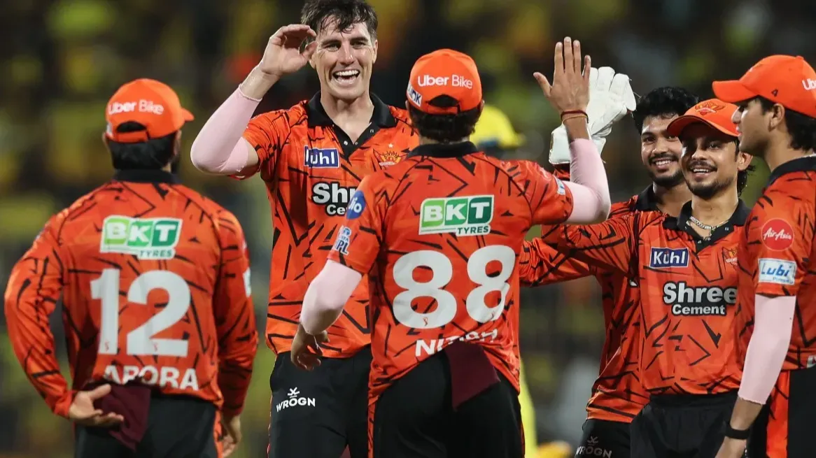Sunrisers Hyderabad Crush Royal Challengers Bengaluru in High-Scoring IPL Thriller